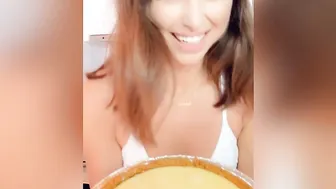 Riley Reid, Messy Lesbian Play with Food