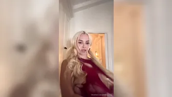 Lindsey Pelas, Blonde Bimbo on Livestream Whipped Cream Tease