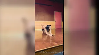 Riley Reid, Two Vintage Ladies Teasing in High Heels