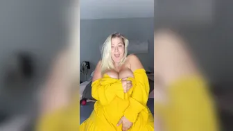 Rylee Rabbit, Curvy Blonde Beauty Sex Toy Masturbation