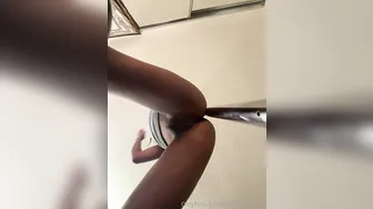 Niykiiinamaste, Hawaiian Asian Beauty Teasing Naked Vagina on Pole