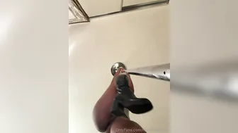 Niykiiinamaste, Hawaiian Asian Beauty Teasing Naked Vagina on Pole