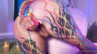 Skylar Vox, Tattooed Thick Beauty Dildo Masturbation in Rainbow Fishnet