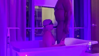 Flight Attendant Fiona, Hot MILF Screwing Thick BBC in Bathtub
