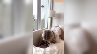 Scarlettkissesxo, Blonde Beauty Sucking Thick BBC on Couch