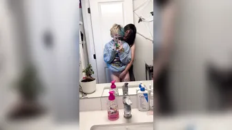 Quarlx, Standing Fingering Masturbation by Girlfriend in Mirror