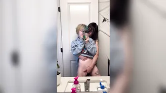 Quarlx, Standing Fingering Masturbation by Girlfriend in Mirror
