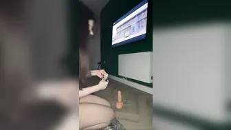Powerpufgalz, Thick Beauty Riding Big Dildo on Floor