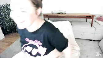 Haylee_Love, Pregnant Babe Fucking Herself Hard with a Dildo on Livestream