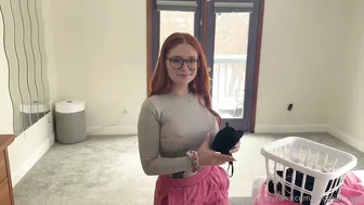 Naomih666, Hot Redhead Glasses Chick Gets an Explosive BBC Facial
