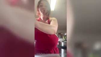 Cayenna Wiley, PAWG Babe Teasing in Only an Apron with Her Ass Out