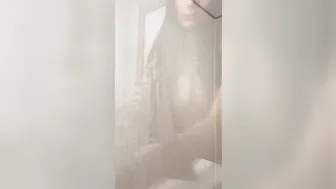 Mia Khalifa, Bathtub Wet Chat with Fans While Teasing Her Naked Body