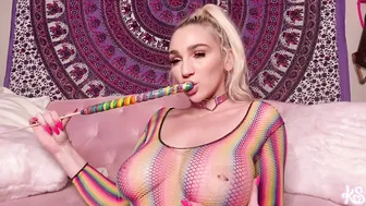 Kendra Sunderland, Horny Camslut Vibrating Her Wet Pussy with a Buttplug