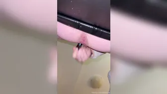 Baddragonslayer, Dildo Fucking and Squirting Hard on the Leather Couch