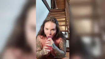 Christy Mack, Hot Hawaiian Babe Fucking a Pink Dildo on the Staircase