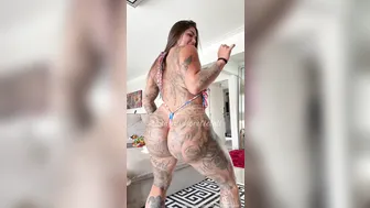Anny Alves, Thick Tattoo Slut in American Slingkini Teasing Her Holes