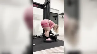 Fitfaith, PAWG Blonde Babe Working Her Booty in the Gym