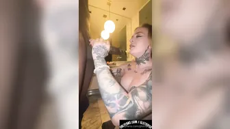 Faith Vixxen, Glotripod, Tatted PAWG Girl Hand Jerking a BBC