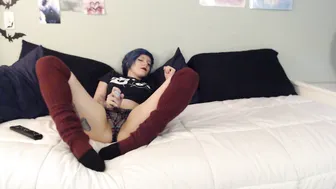 Miss Mao, Vibrator Masturbation Wearing Knee-High Socks