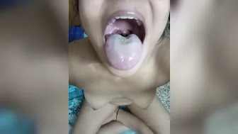 Hot Desi girl Mouth showing