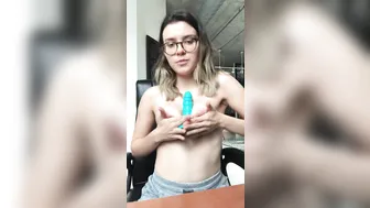 Trihunna, Sucking A Dildo And Masturbating On The Office Chair Like A Nasty Office Slut