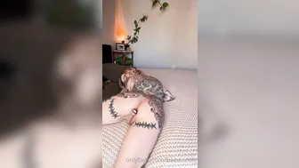 Baesuicide, Sensual Slow Buttplug Insertion For Her Fans Like A Gaping Anal Tease