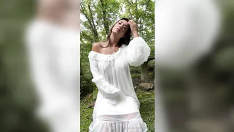 Eva Lovia, Risky Clit Rubbing Masturbation In Nature Like An Outdoor Clit-Rubbing Exhibitionist