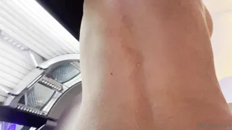 Missandersen, Teasing Her Sweaty Dripping Ass In The Tanning Salon