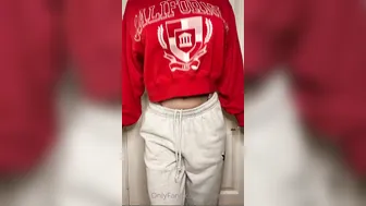 Mirandahmarie, Shaking her booty and tits in red lingerie