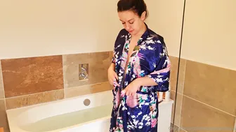 Kayleigh Davis Ignites: Wild Horny MILF Bathtub Masturbation — HD Exclusive