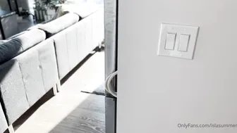 Isla Summer Gets Wrecked: Hardcore Hotwife Kitchen Quickie — Puro Placer