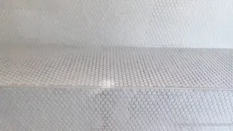 Isla Summer Explodes: Caliente Public Sauna Quickie — Click & Drool