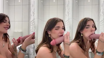 Arikytsya Turns Savage: Súper Hot Sucking That Big Dick on the Wall — Click & Drool