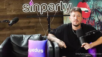 Dainty Wilder Breaks the Internet: Raw Horny Teen Squirting On Demand During Podcast — Click & Drool