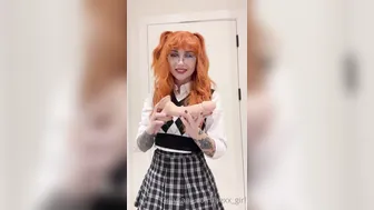 Hexx_Girl, Goth College Girl Shoving A Big Black Dildo Deep In Her Cunt