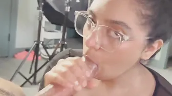 Brunette Ebony Amateur Takes a Huge Facial Load