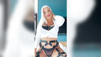 Nicci Azzy, Norwegian Milf Spreading Her Pussy For You