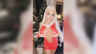 Iselin Michelsen, Fingering And Masturbating By The Fire Place