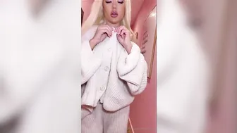 Belleolivia3, Blonde Babe Teasing Her Big Booty