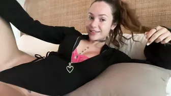 Blondemauigirl, Stripping And Teasing In Her Lingerie