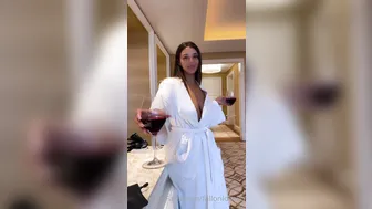 Ambsofficialxo, Fallonlovexo, Lesbian Maids Rubbing Vibrators On Each Other Sloppy Cunts