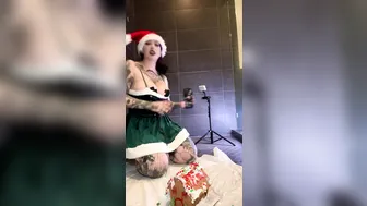 Ravengriim, Thick Goth Girl Sitting On Cake And Crushing It With Her Ass