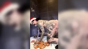 Ravengriim, Thick Goth Girl Sitting On Cake And Crushing It With Her Ass