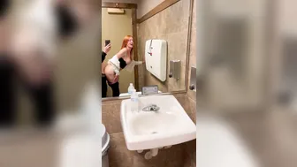 Snugglbugg, Sneaky Creampie Sex In The Supermarket Toilet