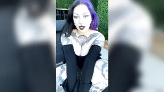 Ravengriim, Hot Tattooed Goth Girl Teasing Her Body In The Backyard