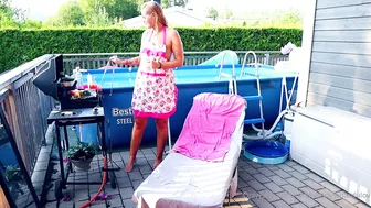 Omduharlysthardulov, Norwegian Milf Stuffing Her Cunt With Vegetables In The Backyard