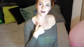 Haylee_Love, Jerking And Teasing With A Dildo All Wrapped Up For Christmas