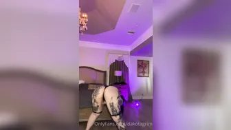 Ravengriim, Thick Tattooed Goth Girl Twerking Her Fat Ass Until It Jiggles