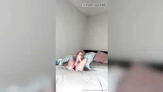 Eveestarr18, Skinny Adult Slut Vibing Her Tight Pussy Until She Shakes