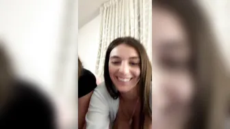 Ambsofficialxo, Two Hot Chicks Flashing Their Huge Tits Live Until They’re Fully Out